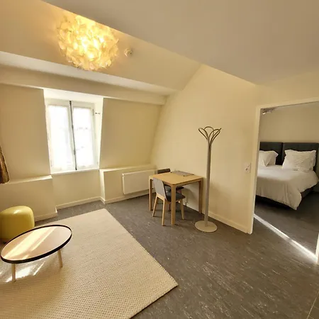 Hoteliere Champollion *
